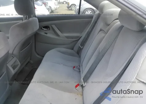 2010 Toyota Camry Le/Se/Xle z USA, uszkodzony, nr VIN 4T1BF3EK1AU525819